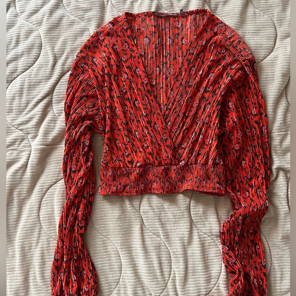 Long sleeve crop top